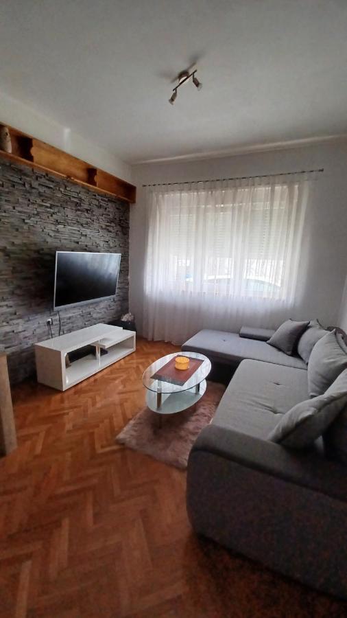 דירות PUY Apartman Dora מראה חיצוני תמונה