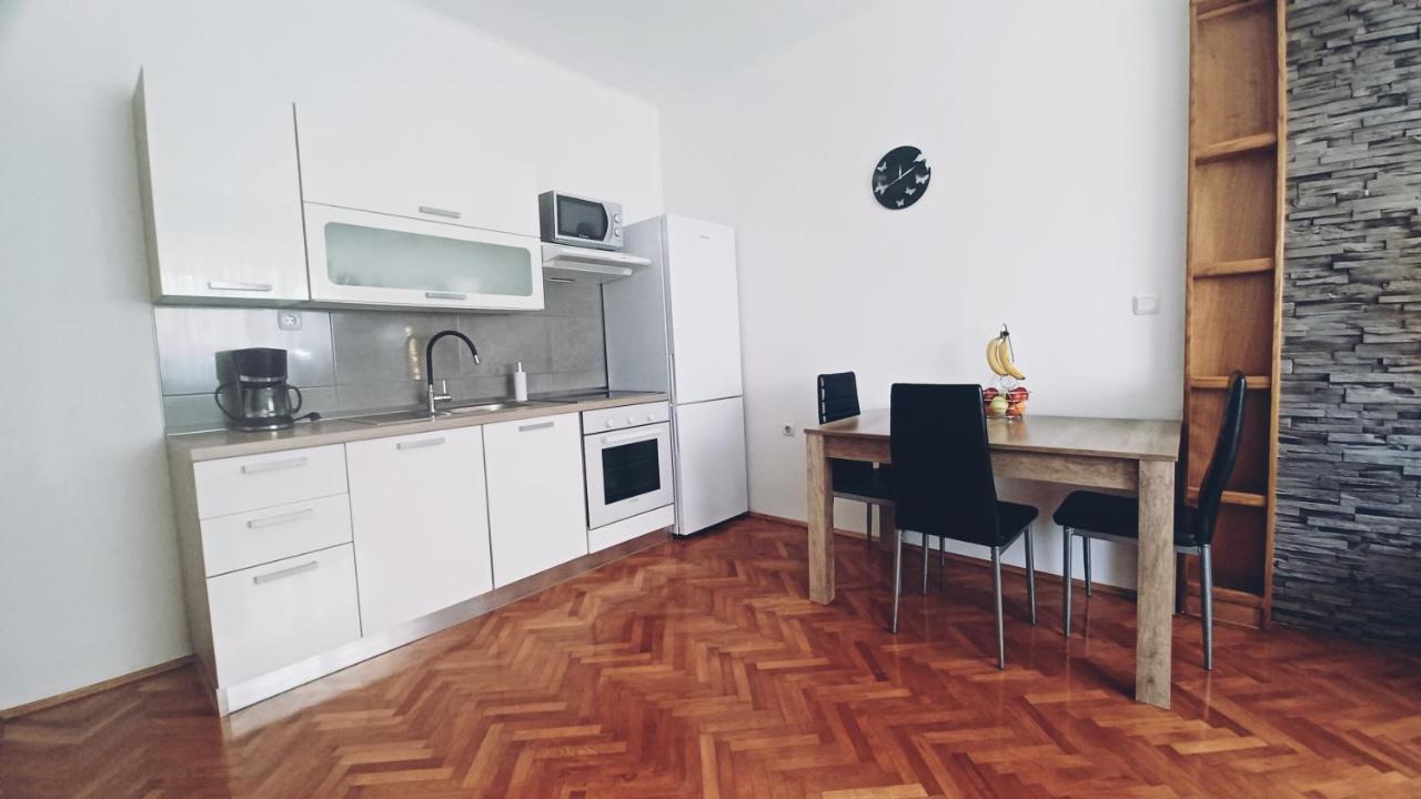 דירות PUY Apartman Dora מראה חיצוני תמונה