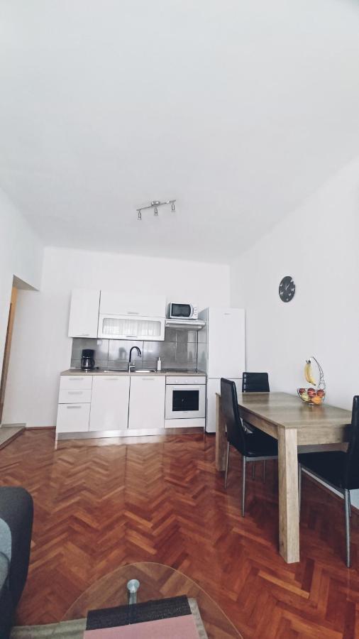 דירות PUY Apartman Dora מראה חיצוני תמונה