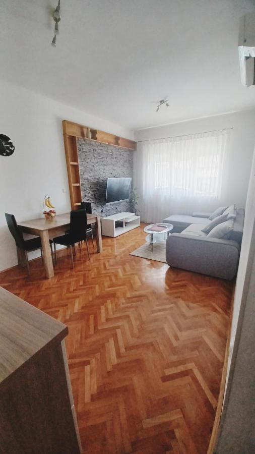 דירות PUY Apartman Dora מראה חיצוני תמונה