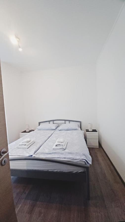 דירות PUY Apartman Dora מראה חיצוני תמונה